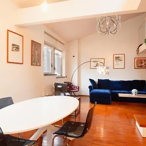 navigli-design-apartment-with-balcony.italymilanhotels.net/